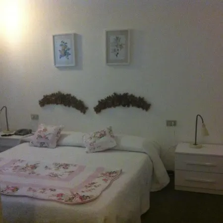 ホテル Moderna 3*