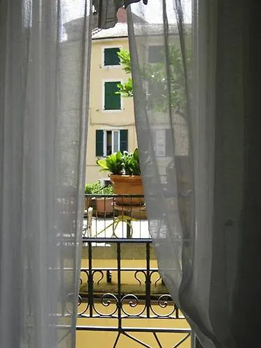 Moderna Otel 3*