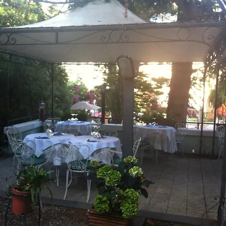 Moderna Hotel 3*